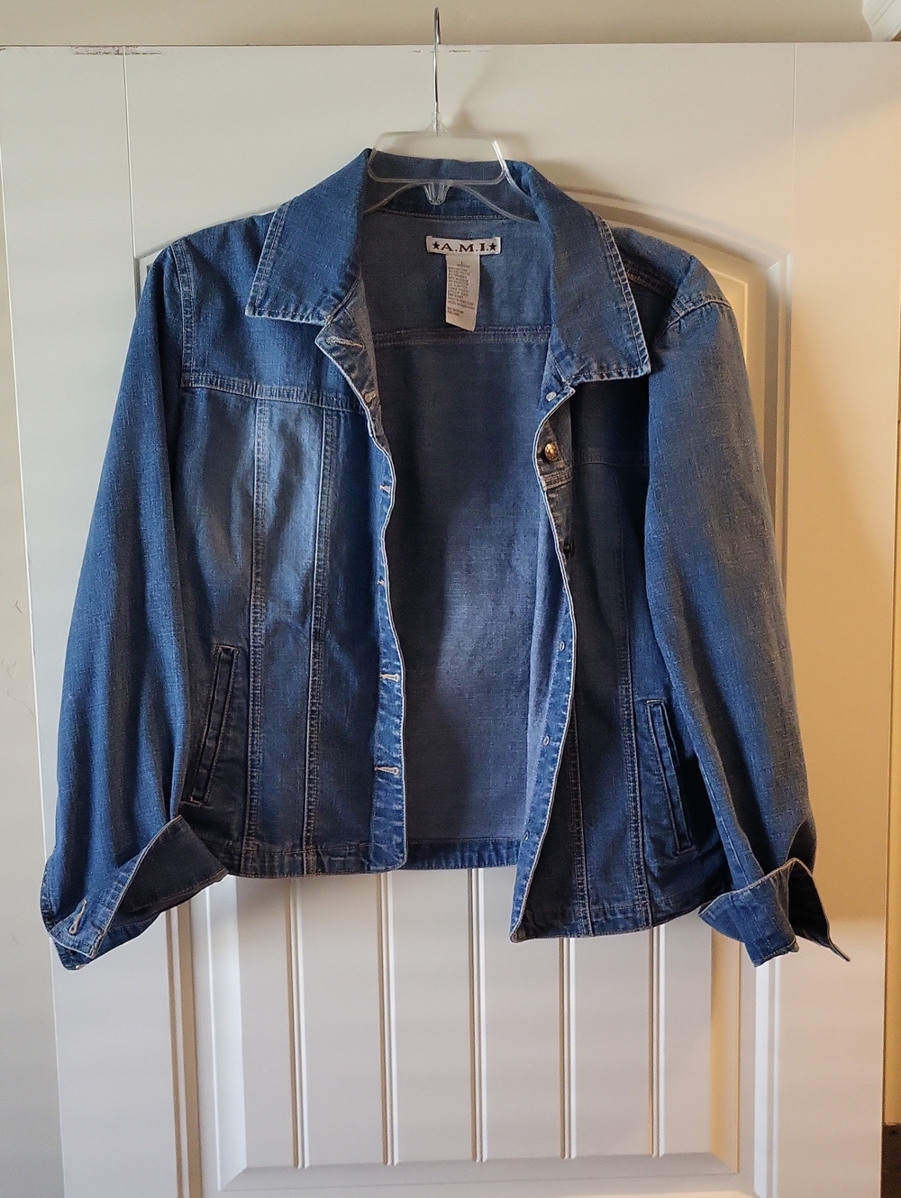 Women's Medium Blue Denim Jacket